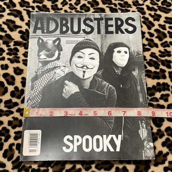 2016 ADBUSTERS Magazine Vol. 24 No. 2 Spooky Vendetta Anarchy Anonymous Mask - Picture 6 of 17